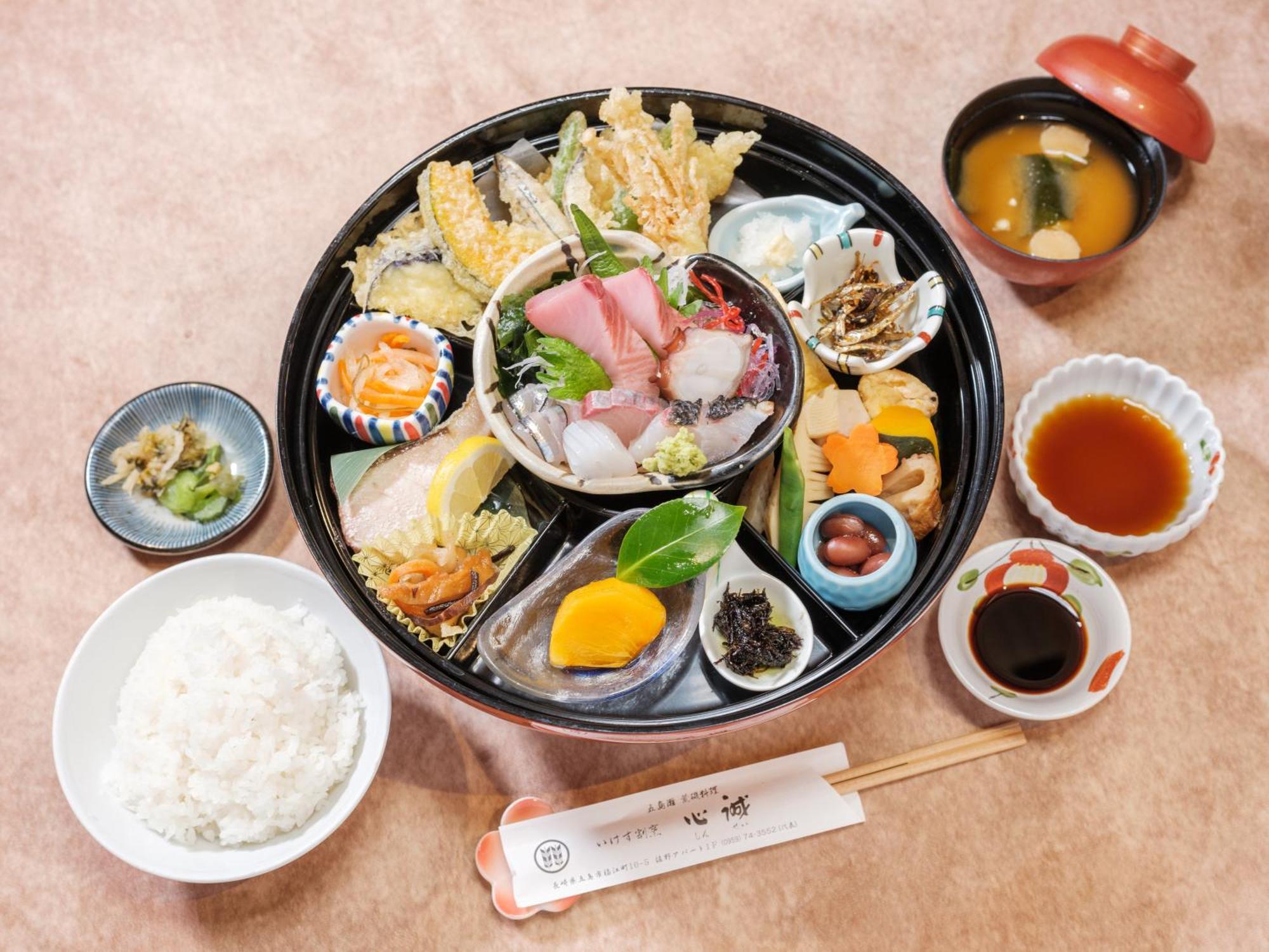 Villa Miyako 源泉かけ流し客室温泉ヴィラ みやこ別邸 Goto Buitenkant foto